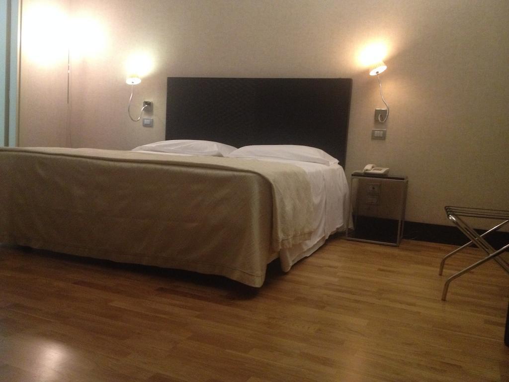Mh Design Hotel Nápoly Kültér fotó