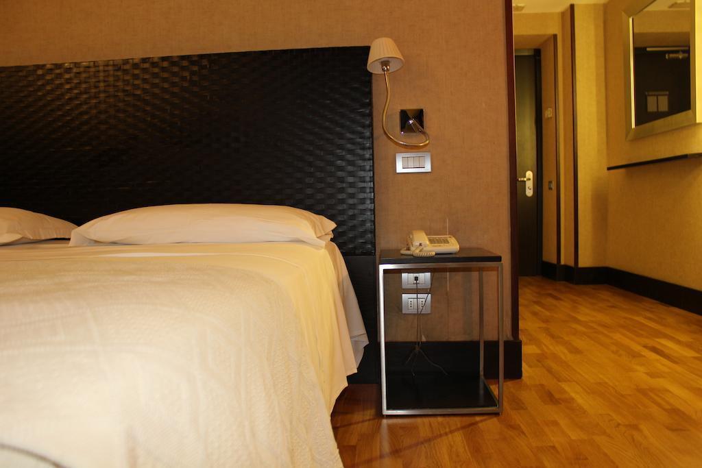 Mh Design Hotel Nápoly Kültér fotó