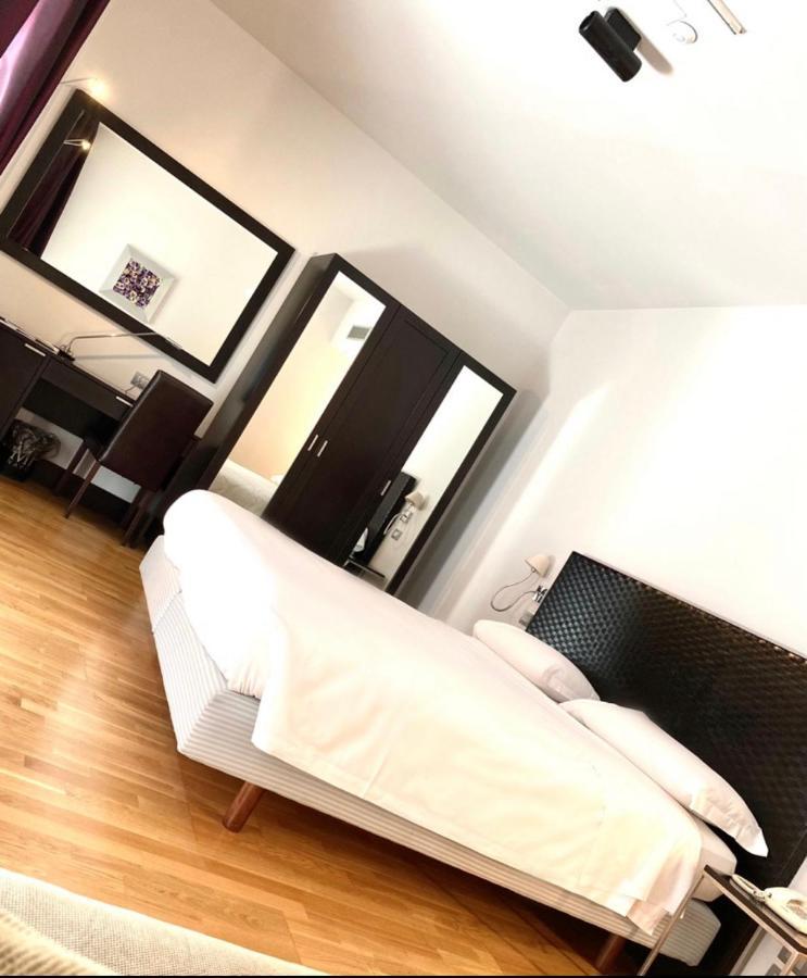 Mh Design Hotel Nápoly Kültér fotó