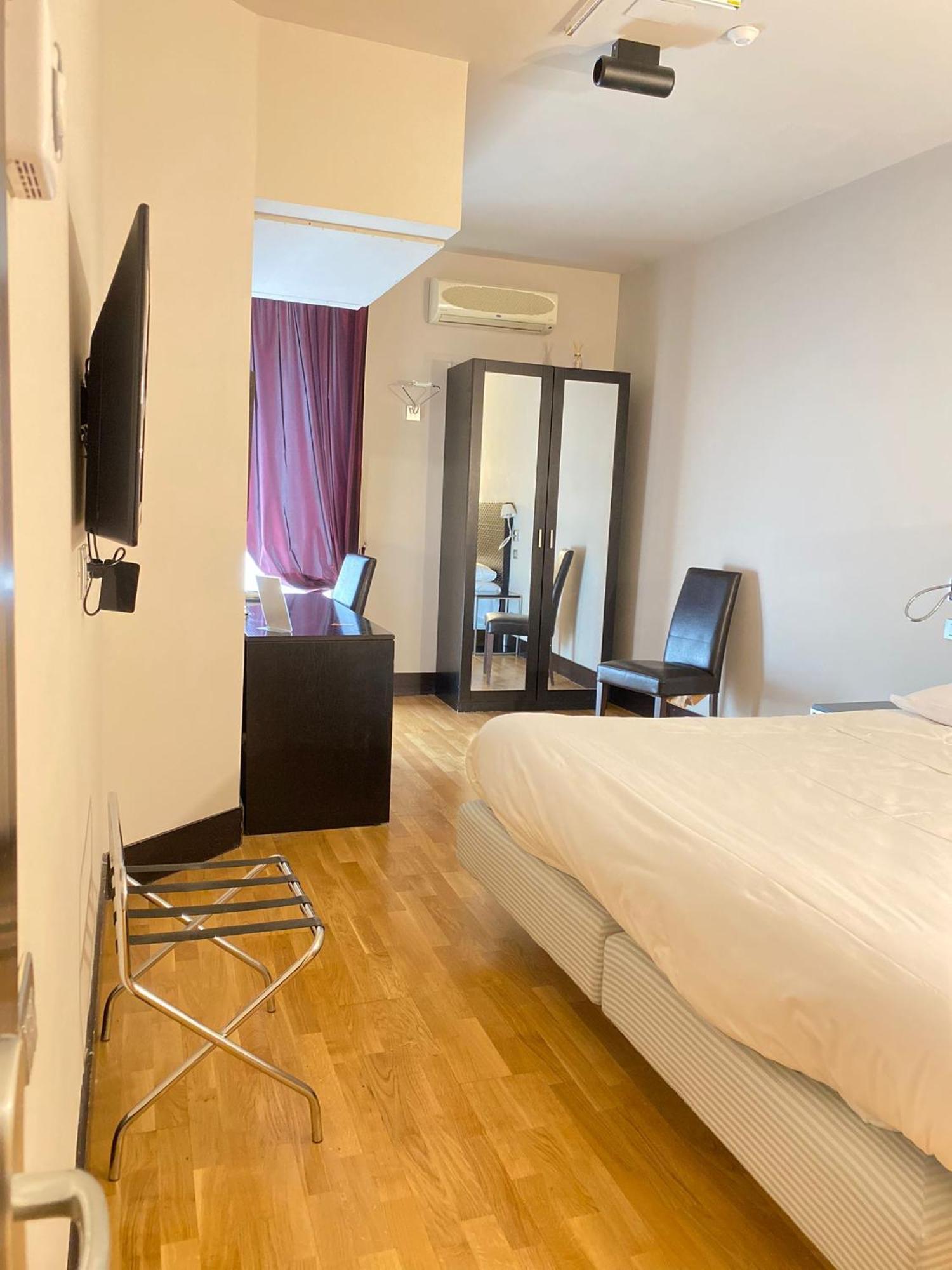 Mh Design Hotel Nápoly Kültér fotó